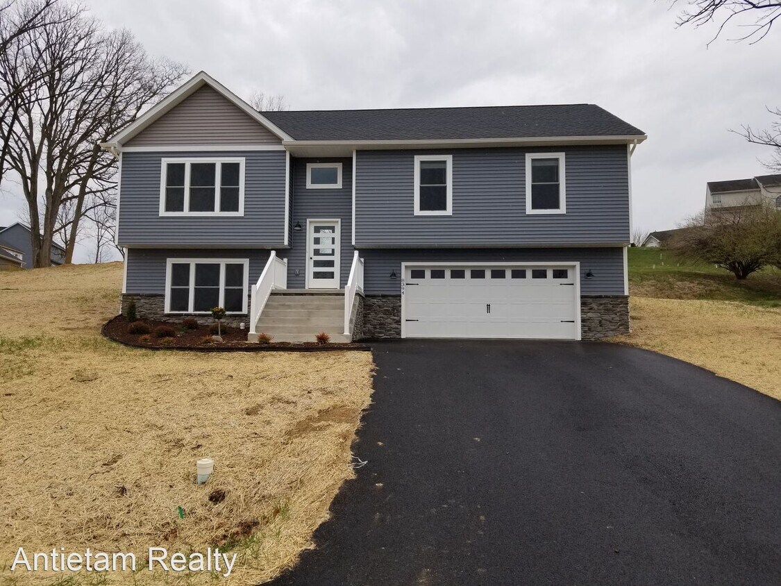 Primary Photo - 3 br, 2.5 bath House - 8394 Capri Ct.