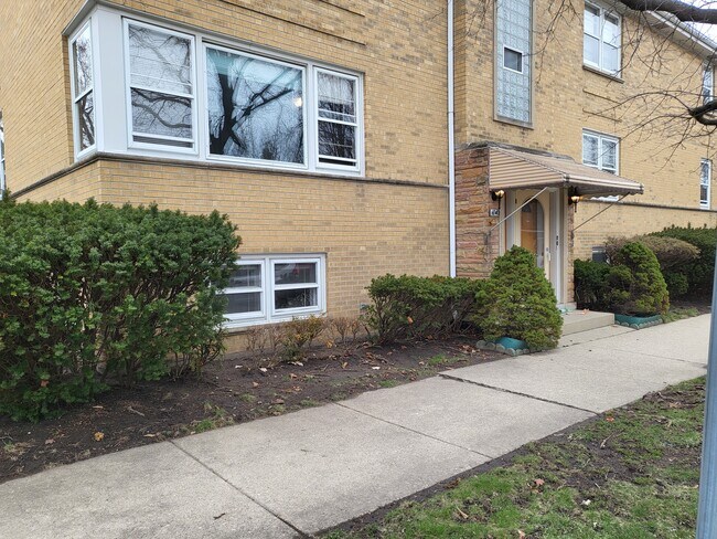 Foto del edificio - 6040 N Tripp Ave
