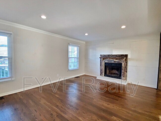 Foto del edificio - 547 Hopewood Ct