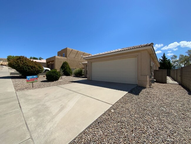 Building Photo - 4 Bedroom Single Story Home Available Near...