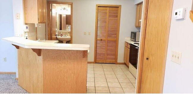 Kitchen - 1969 N Ruby Ct