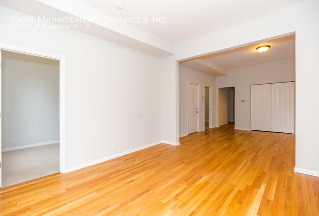 Foto del edificio - 1447 N Washtenaw Ave