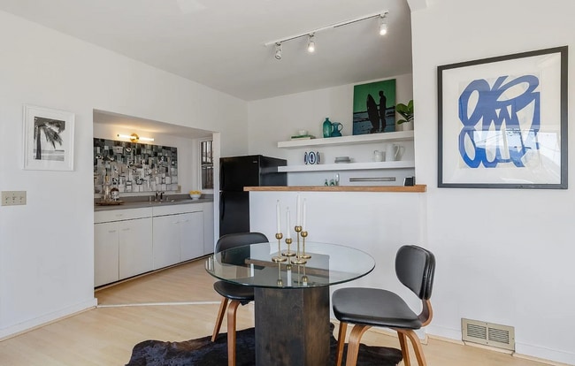 Foto del edificio - Prime Bernal Village with views - a single...