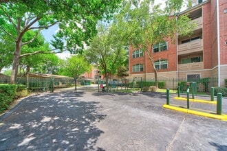 Building Photo - 2100 Welch St