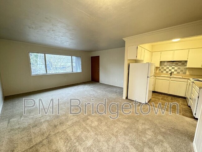 Building Photo - 1311 NE 24th Ave