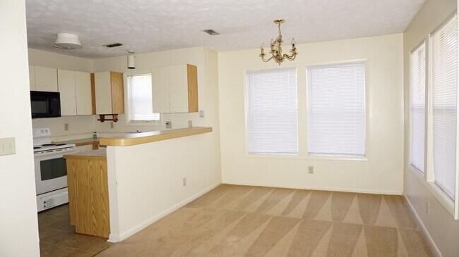 Building Photo - 1022-1 BROOKHOLLOW~STEWARTS CREEK