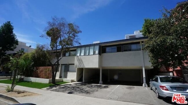 Building Photo - 1233 Barry Ave