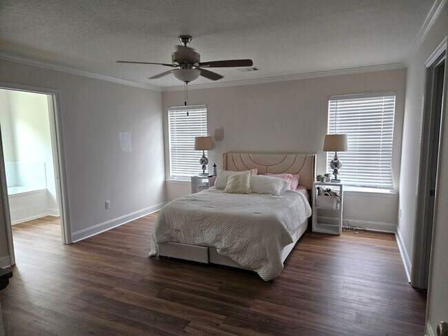 Building Photo - 107 Enclave Ct