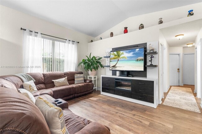Foto del edificio - 15066 SW 22nd St