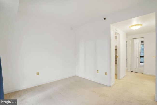 Foto del edificio - 1530 Key Blvd