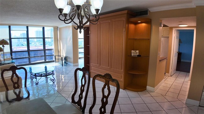 Building Photo - 2017 S Ocean Dr