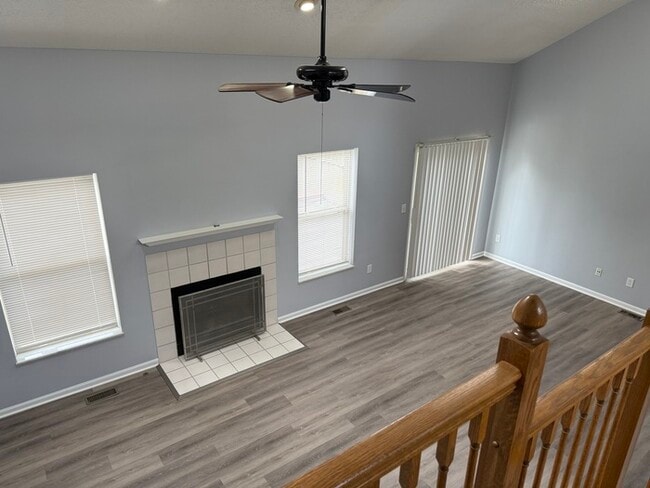 Building Photo - Updated 3 Bed, 2.5 Bath Home