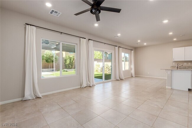 Building Photo - 4482 Zara Point Ave