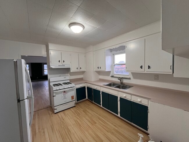 Building Photo - 9150 121st St