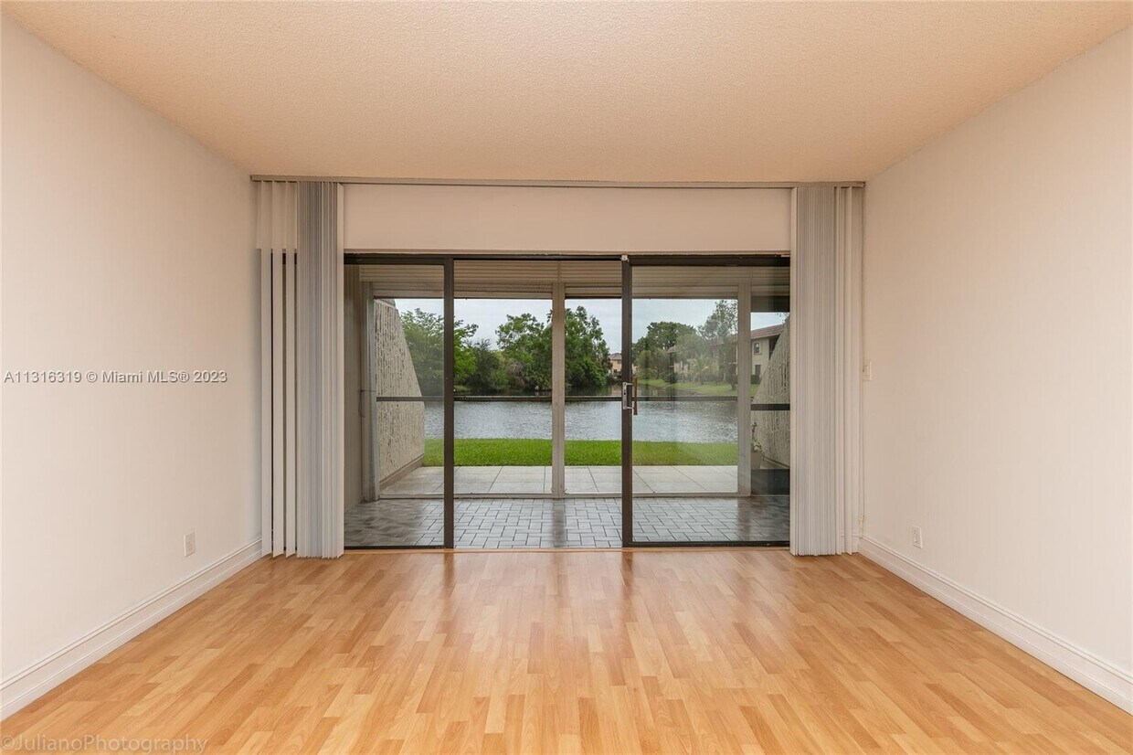 240 Lakeview Dr Unit 113, Weston, FL 33326 Condo for Rent in Weston