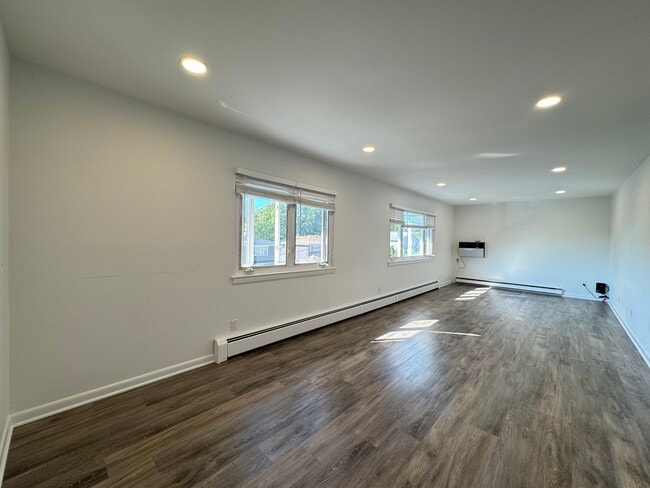 Building Photo - 1432 13th St