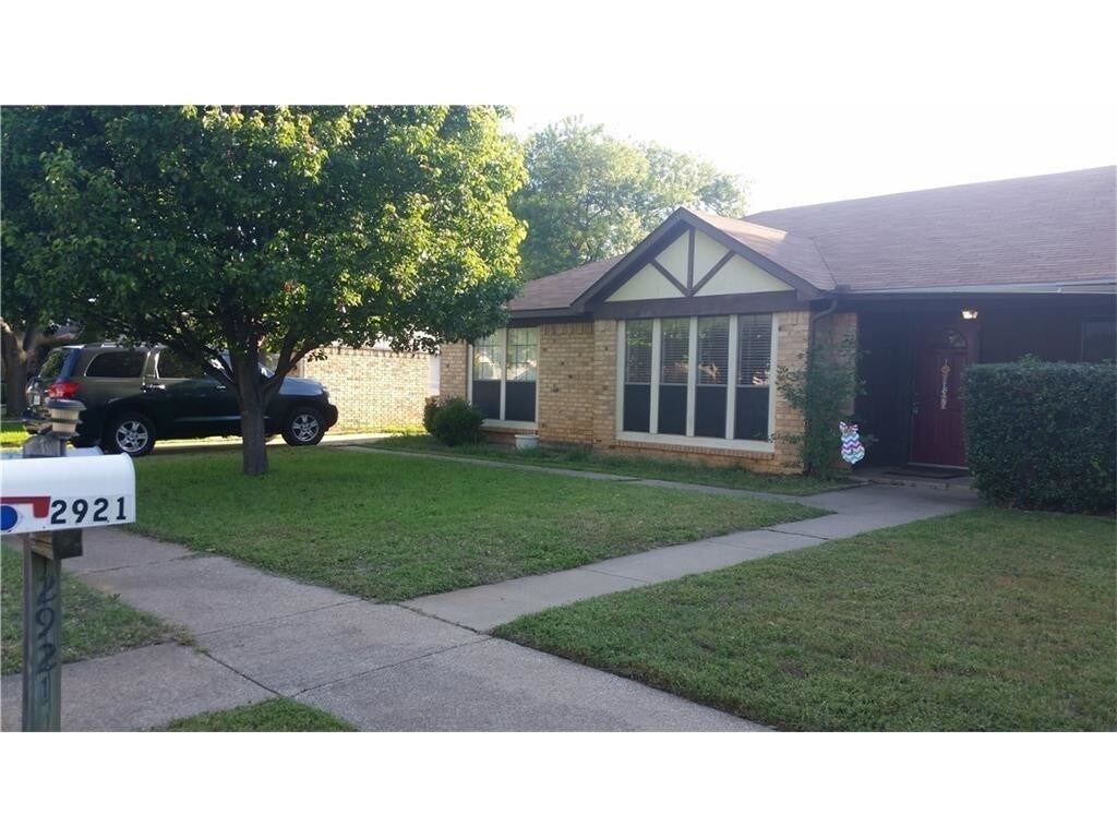 2919 Hilltop Dr, Euless, TX 76039 Townhome Rentals in Euless TX