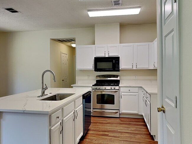 Foto del edificio - 4861 Autumn Hill