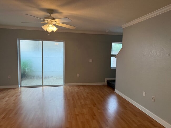 Building Photo - 3 Bedroom 2.5 Bath in Ashford Park
