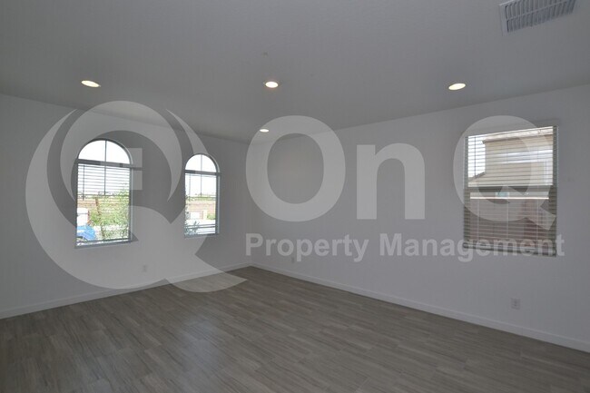 Foto del edificio - 9213 W Glenrosa Ave