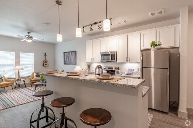 1HAB, 1BA - 760 ft² - Tide on 35