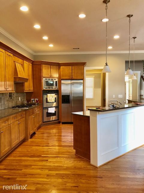 Building Photo - 3 br, 3.5 bath House - 916 Manor Parc Drive