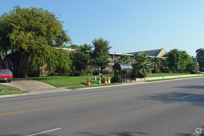 Building Photo - Upper E - Coral Gates (OLD)