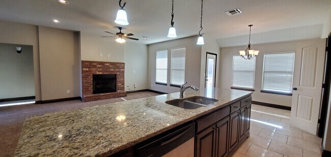 Building Photo - Great 4 Bedroom 2 Bath 2 Car Garage In Okc...