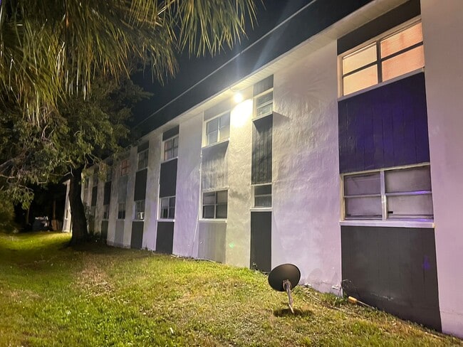 Building Photo - One Dot Apartments