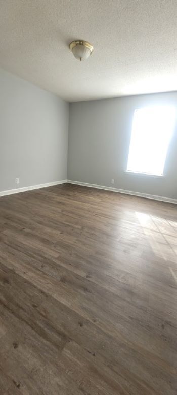 Foto del edificio - 3301 Chesapeake Cir