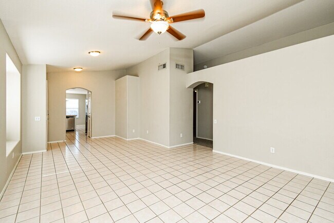 Foto del edificio - 6603 E Northridge St