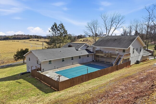 Building Photo - 1839 Crumley Rd