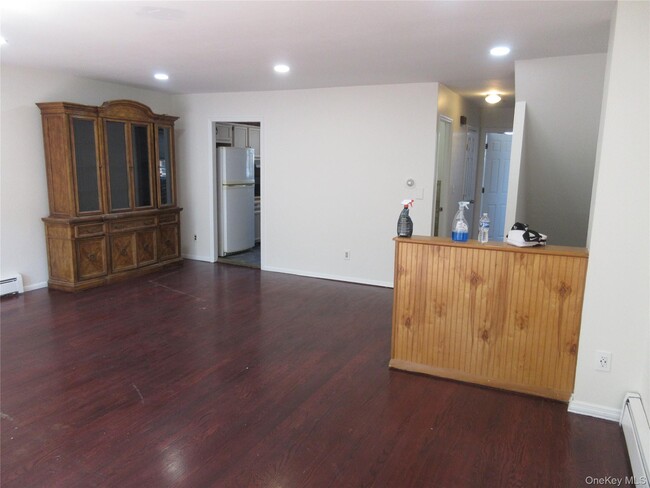 Building Photo - 108 Coolidge St