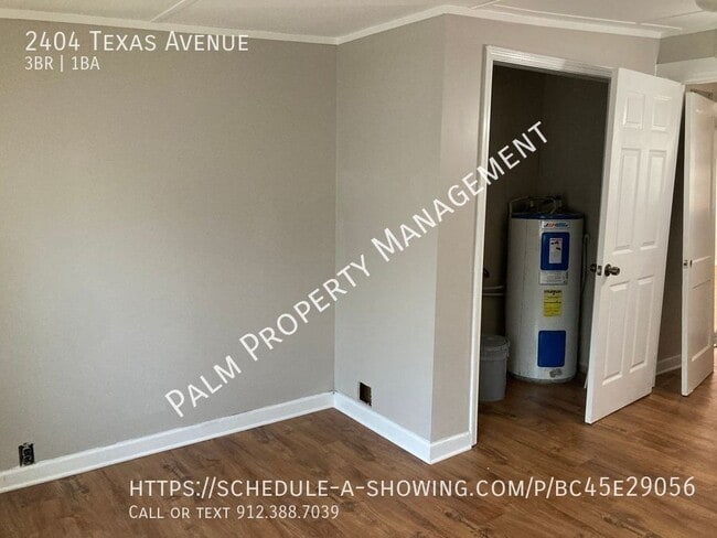 Building Photo - 2404 Texas Ave