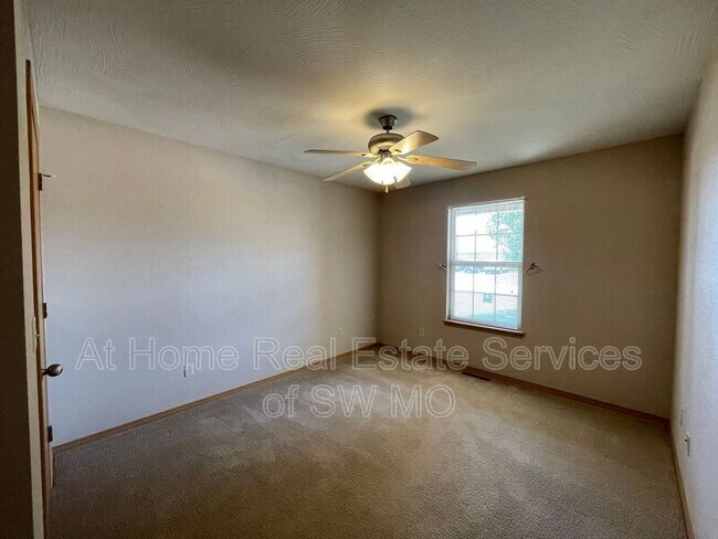 Foto del edificio - 730 Olive St