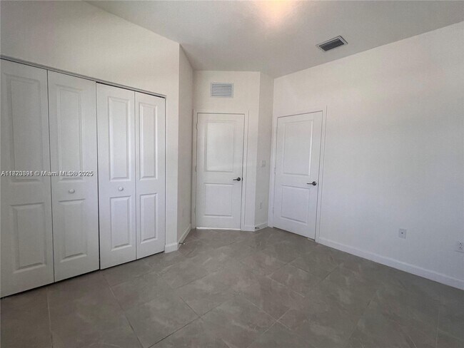 Foto del edificio - 12860 SW 232nd Ter