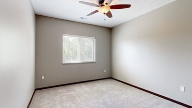 Building Photo - Villas of Omaha at Butler Ridge