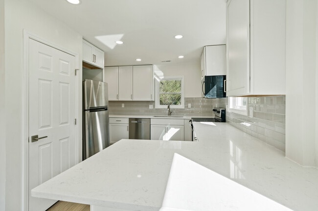 Foto del edificio - 721 Stonewall Ct