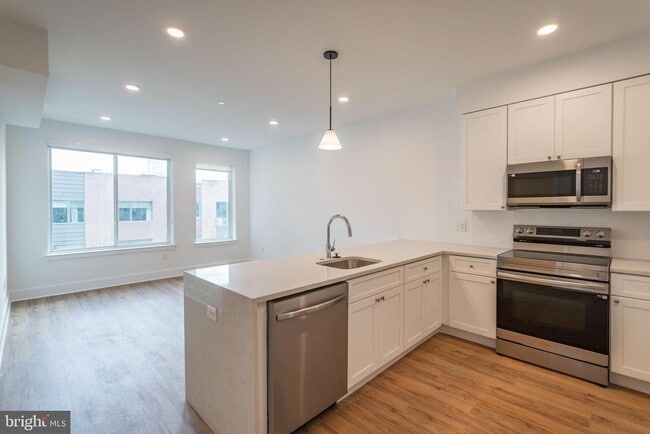 Building Photo - 2101 Washington Ave