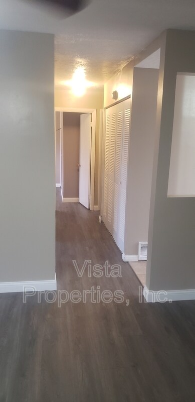 Foto del edificio - 4608 Aral Dr