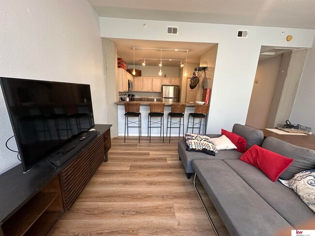 Building Photo - 312 S 16th St