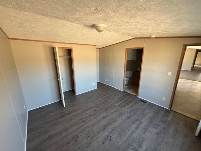 Building Photo - 885 William Vause Ln