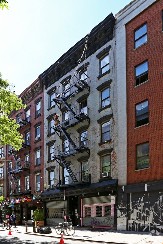 Building Photo - 5 Rivington St