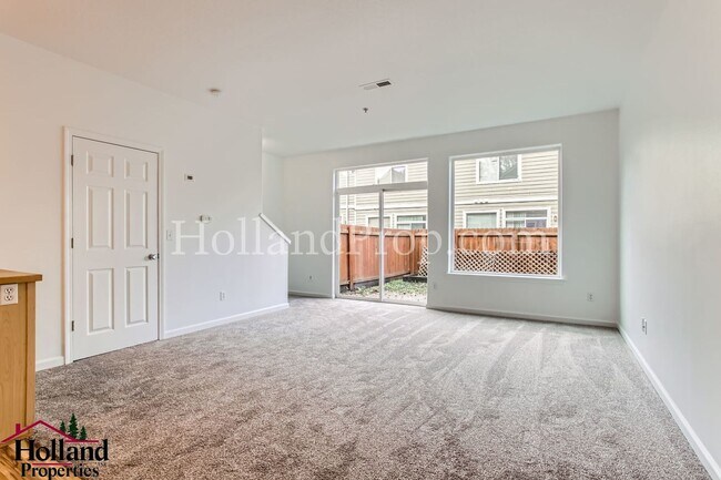 Foto del edificio - ** New Price! ** Charming 3-Bedroom Condo ...