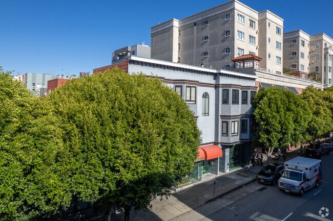 Building Photo - 1448-1450 Pine St