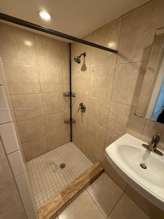 Foto del edificio - 633 Mokena Dr