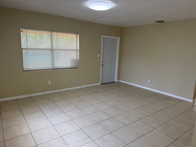 Foto del edificio - 3011 NW 17th St