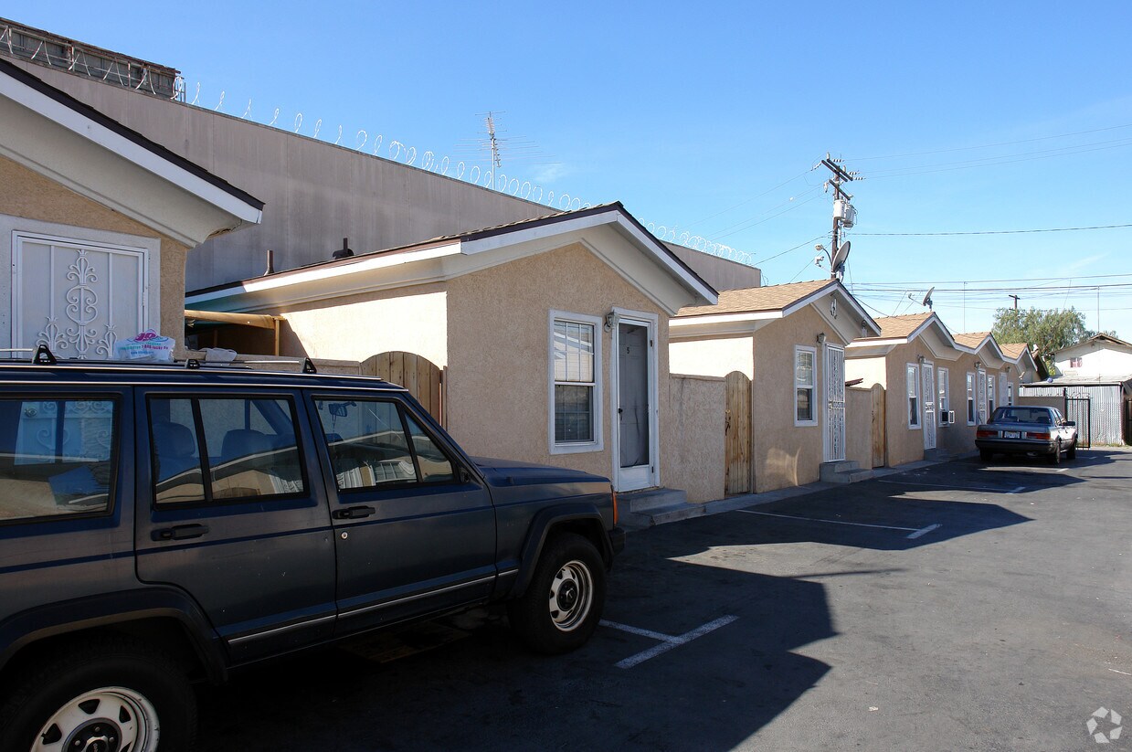 Foto del edificio - 11039 Hawthorne Blvd