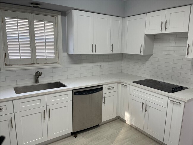 Building Photo - 7815 Small Leaf Cir