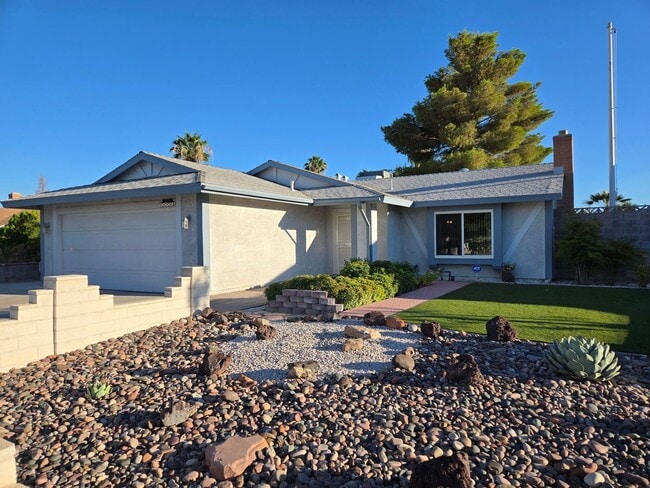 Building Photo - 6413 W Roy Rogers Dr